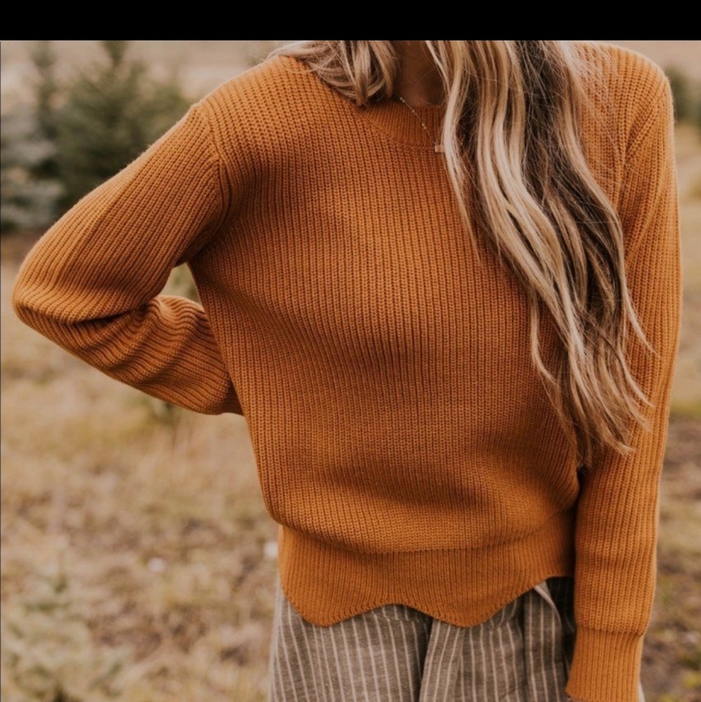 Camel, Scalloped Sweater 🍂